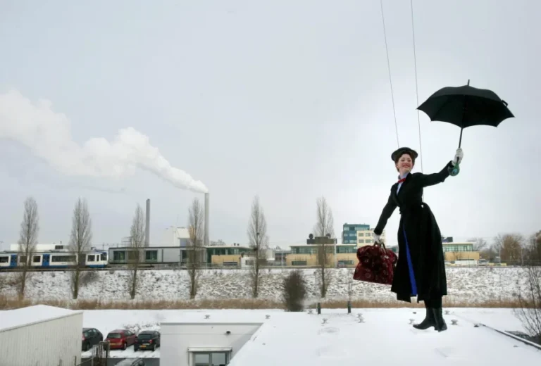 Mary Poppins: 2026 Anuncian Nueva Serie de Acción Real Fiel a los Libros