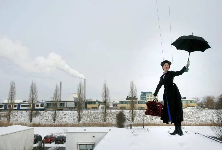 Mary Poppins: 2026 Anuncian Nueva Serie de Acción Real Fiel a los Libros