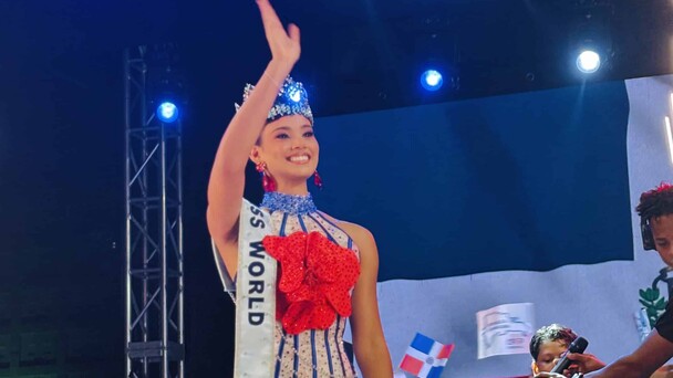 Joheirry Mola regresa a República Dominicana con la corona de Miss Mundo 2026