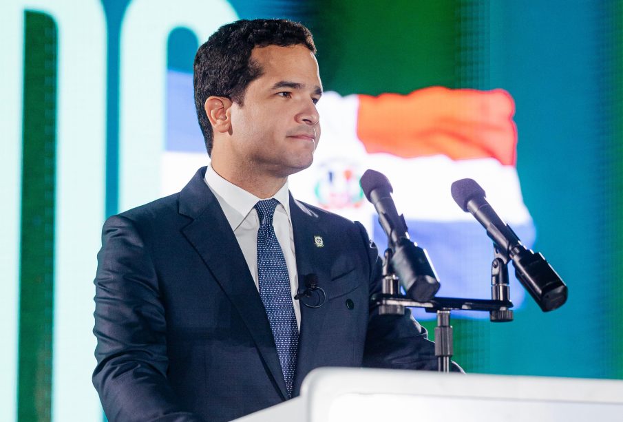Fuerza del Pueblo consolida a Omar Fernández como favorito en 2026 según encuesta