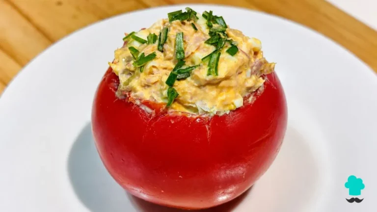 Receta de Tomates rellenos de atún y huevo: fáciles y sabrosos 