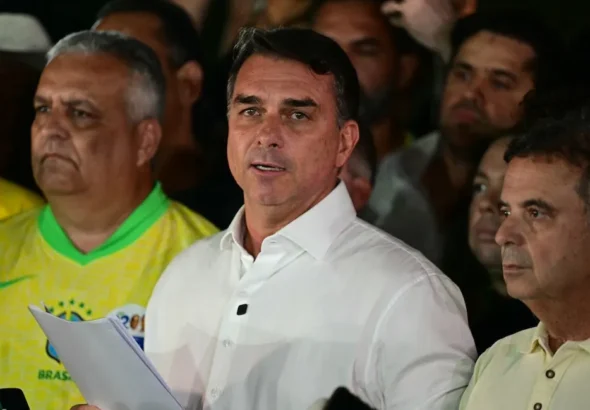 Flávio Bolsonaro: Alerta y rechazo al balotaje