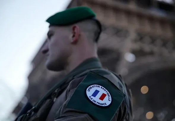 Despliegue del Ejército sacude a Francia ante caos violento