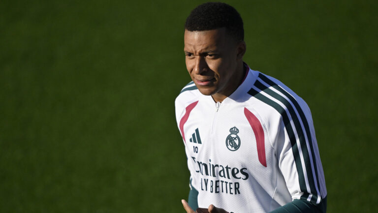 LaLiga se pronuncia tras la polémica en China por una broma de Mbappé