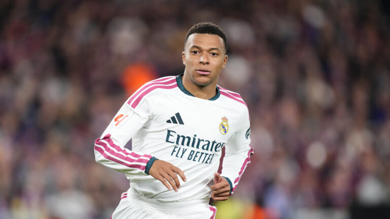 Mbappé se disculpa ante China tras la polémica por un meme de Mao Zedong