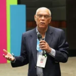 Llaman a médicos a ejercer con humanismo
