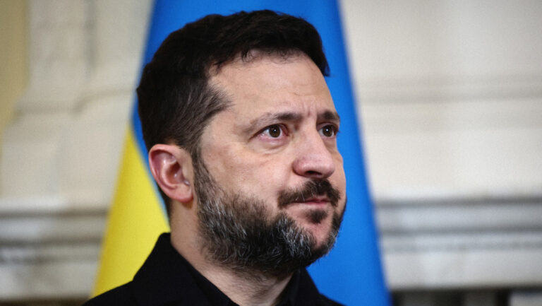 "No comprende las consecuencias": exportavoz de Zelenski comenta la retórica hostil de Kiev contra Trump