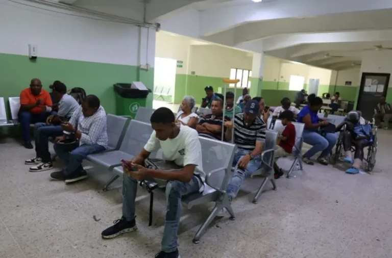 Aumentarán el pago del Seguro Familiar de Salud desde octubre: ¿a quiénes afecta?