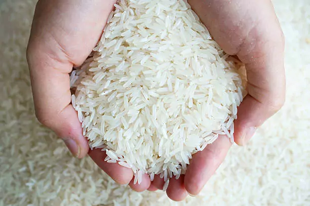 Arroz estadounidense genera debate clave en colmados