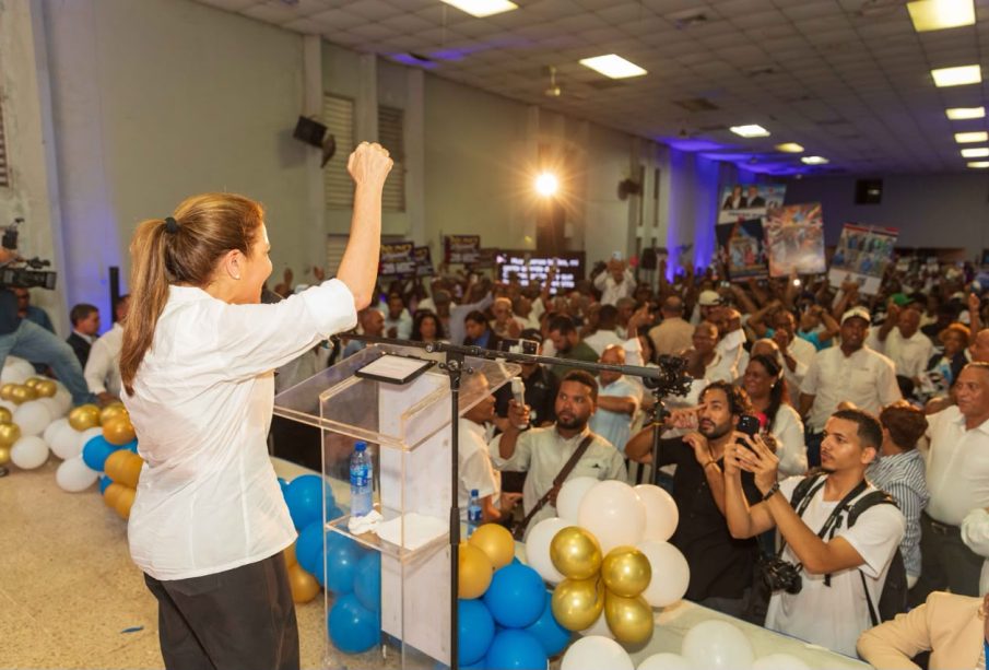 Carolina Mejía juramenta comando en la Circunscripción 3