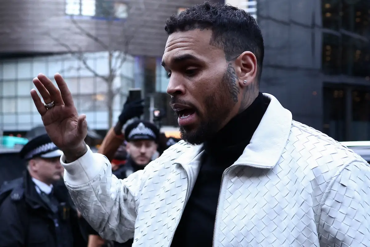 Chris Brown: Condenado a 8 meses tras pelea en Londres