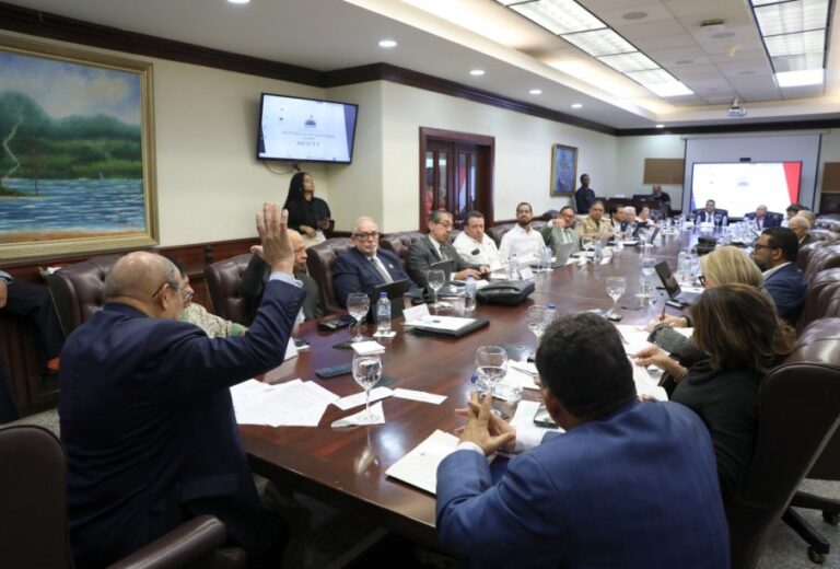 CONESCyT aprueba autonomía de instituciones de educación superior y nuevas medidas para el sistema universitario