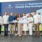Raquel Peña entrega 836 viviendas a familias en acto oficial