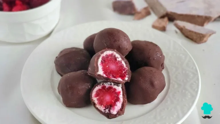 Receta de Frambuesas bañadas en chocolate: el bocado dulce y fácil 