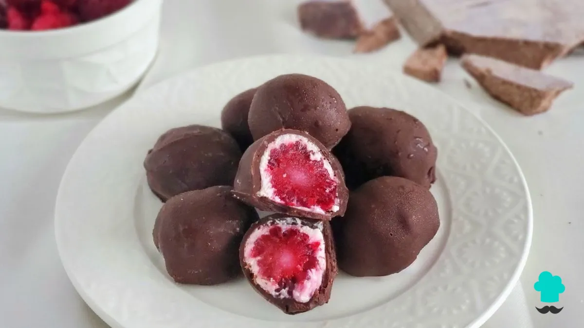 Receta de Frambuesas bañadas en chocolate: el bocado dulce y fácil 