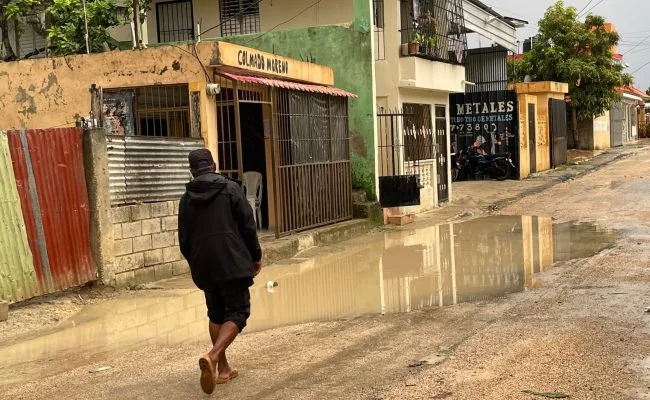 Inundaciones persistentes afectan a residentes y comerciantes en La Ureña