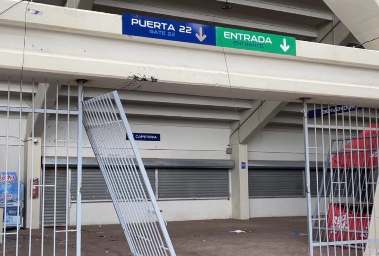 Estadio Olímpico Félix Sánchez sufre daños tras avalancha de fanáticos en partido de fútbol