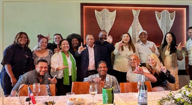Radhamés Jiménez juramenta nuevos miembros de Fuerza del Pueblo en Europa 2026