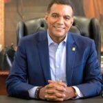 Senador Carlos Gómez prioriza la defensa del voto en el exterior en 2026